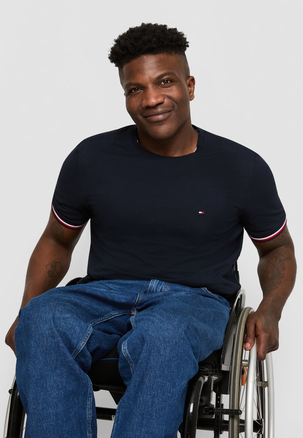 Базовая футболка GLOBAL STRIPE CUFF TEE Tommy Hilfiger, темно-синий
Базовая футболка GLOBAL STRIPE CUFF TEE Tommy Hilfiger, темно-синий