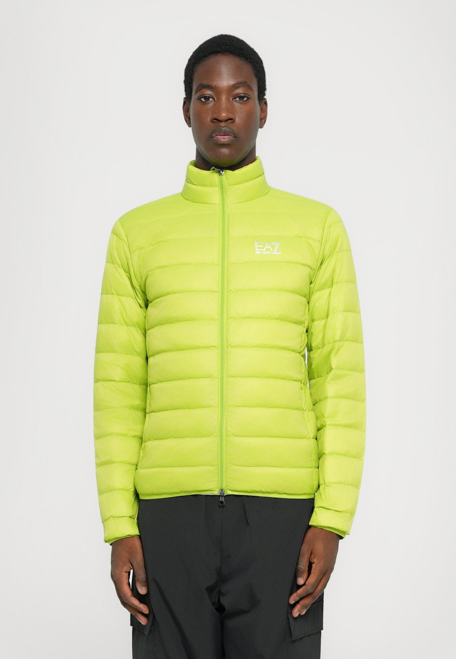 Куртка EA7 Emporio Armani TRAIN CORE JACKET, Macaw Green/Neon Yellow
Куртка EA7 Emporio Armani TRAIN CORE JACKET, Macaw Green/Neon Yellow