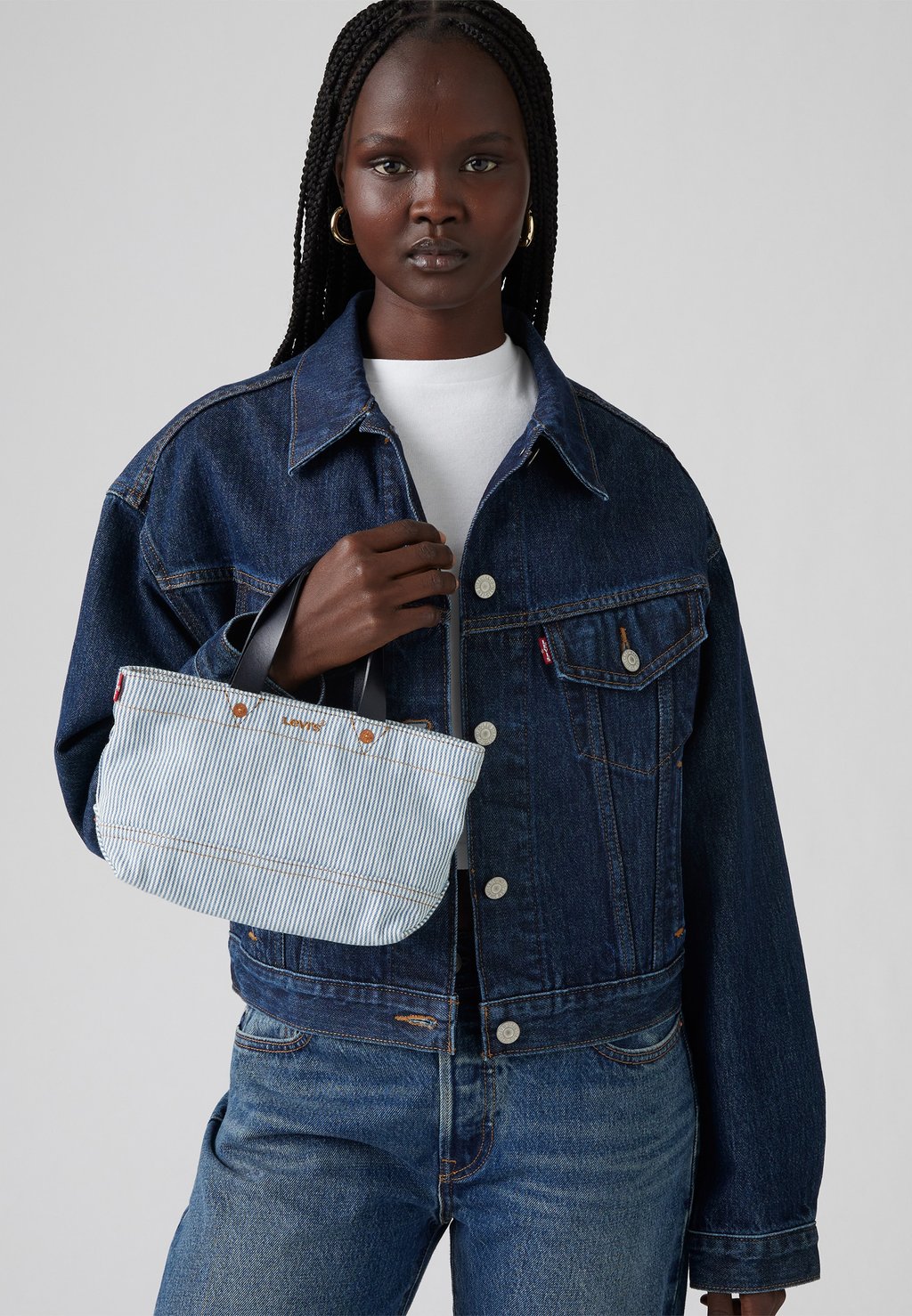 Сумка WOMENS HERITAGE MICRO Levi's, цвет Faded Blue
Сумка WOMENS HERITAGE MICRO Levi's, цвет Faded Blue
