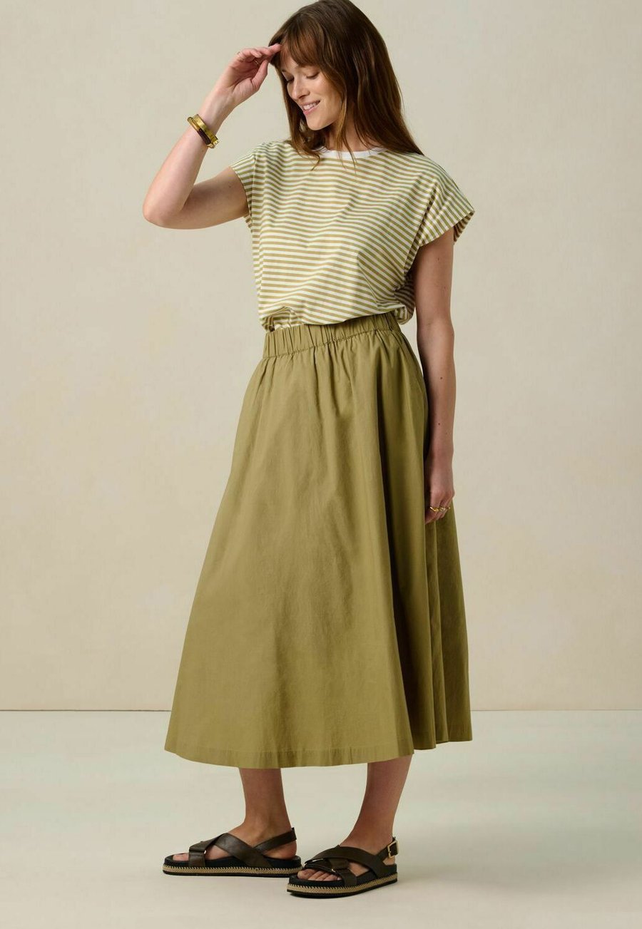 Футболка Sissy-Boy MIT STREIFEN, Grün/Green
Футболка Sissy-Boy MIT STREIFEN, Grün/Green