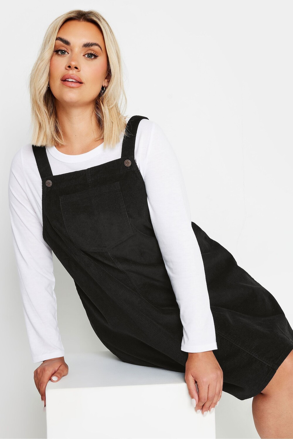 Платье сарафан из вельвета Limited Yours Curve, черный
Платье сарафан из вельвета Limited Yours Curve, черный