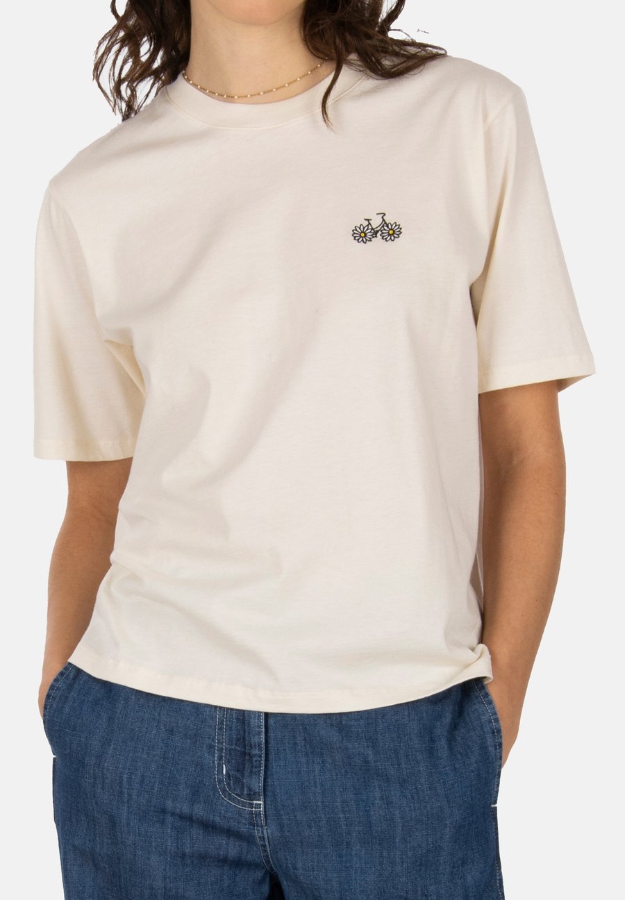 Футболка Iriedaily DAISYCYCLE, Undyed/Off-White, Белый, Футболка Iriedaily DAISYCYCLE, Undyed/Off-White
Футболка Iriedaily DAISYCYCLE, Undyed/Off-White, Белый, Футболка Iriedaily DAISYCYCLE, Undyed/Off-White