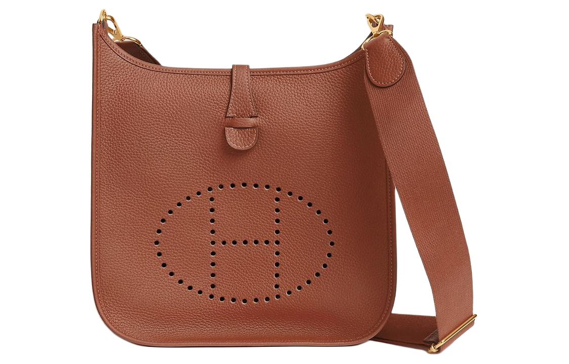 HERMES Сумка кросс-боди Evelyne Clemence Bullock Leather Evelyn, женская наплечная сумка 6C Cuivre Pumpkin & Copper Red
HERMES Сумка кросс-боди Evelyne Clemence Bullock Leather Evelyn, женская наплечная сумка 6C Cuivre Pumpkin & Copper Red