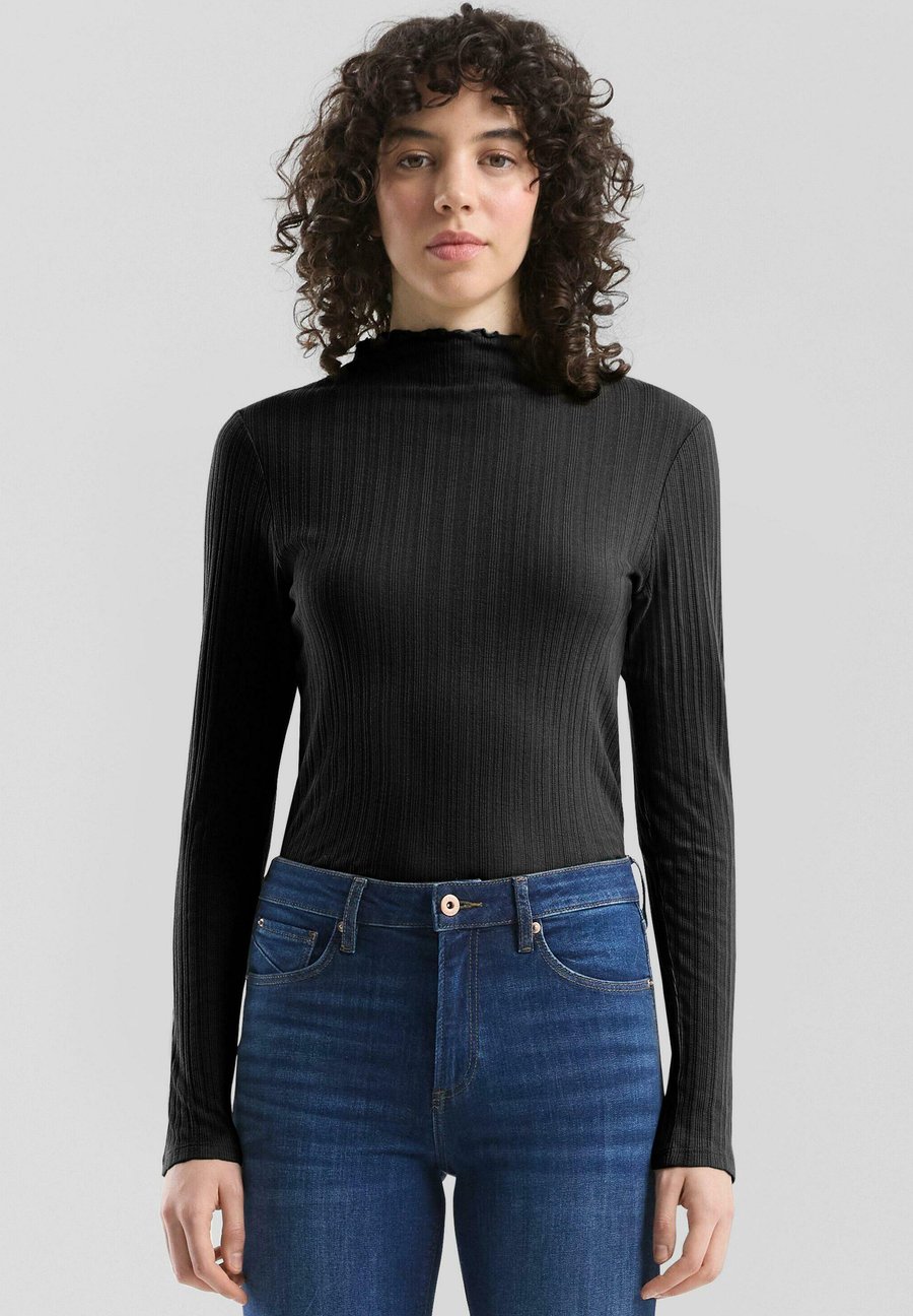 Топ QS Long sleeved top, Schwarz/Black
Топ QS Long sleeved top, Schwarz/Black