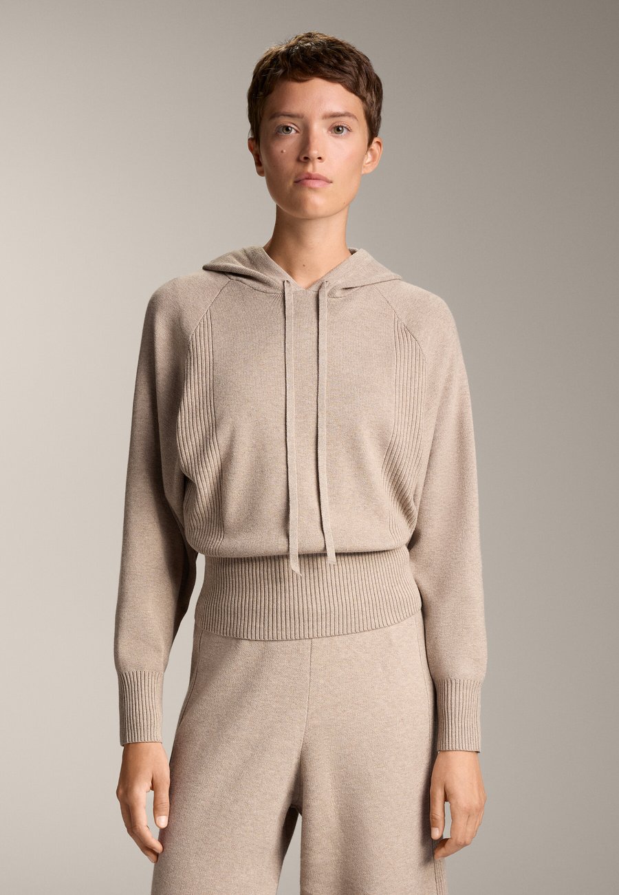 Худи OYSHO RIB WITH DRAWSTRING HOOD AND FITTED WAIST, Beige
Худи OYSHO RIB WITH DRAWSTRING HOOD AND FITTED WAIST, Beige