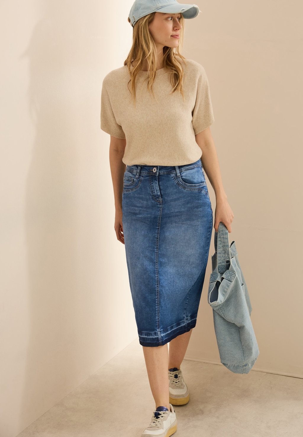 Джинсовая юбка MIDI Cecil, деним
Джинсовая юбка MIDI Cecil, деним