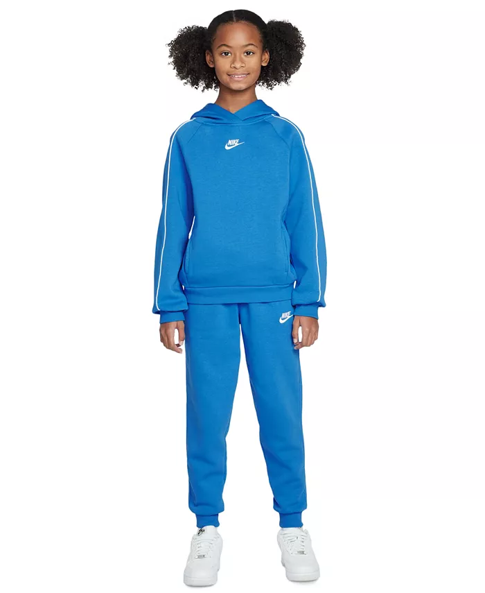 Детский флисовый спортивный костюм Big Kids Club Nike, синий
Детский флисовый спортивный костюм Big Kids Club Nike, синий