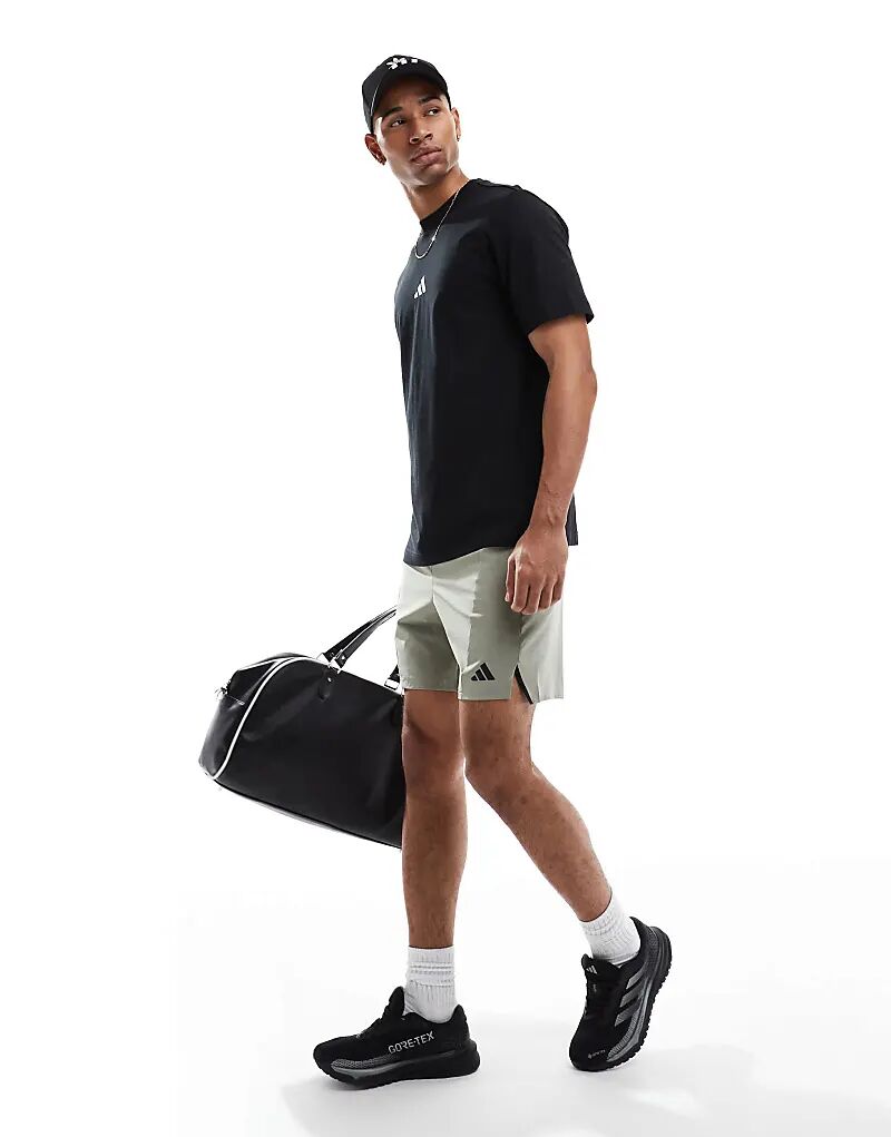 Футболка adidas Performance Essentials с маленьким логотипом, черного цвета
Футболка adidas Performance Essentials с маленьким логотипом, черного цвета