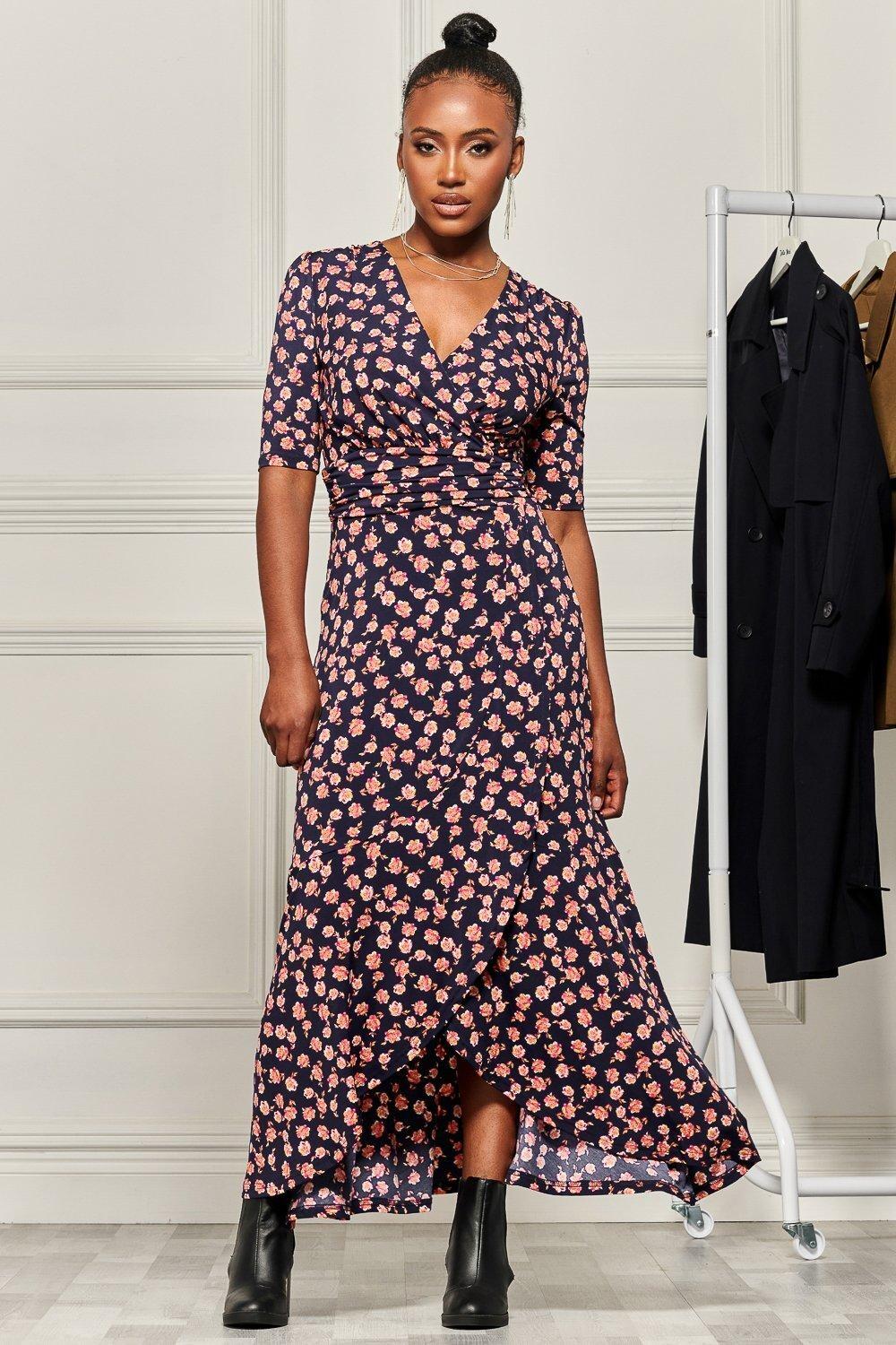 Платье макси из вискозы с принтом и оборками по подолу Jolie Moi, синий
Платье макси из вискозы с принтом и оборками по подолу Jolie Moi, синий