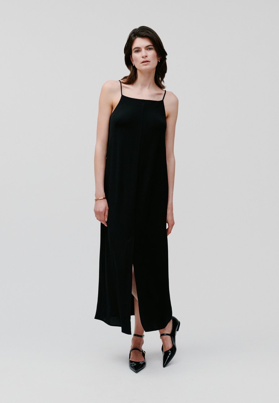 Платье IVY OAK Day dress, Black
Платье IVY OAK Day dress, Black