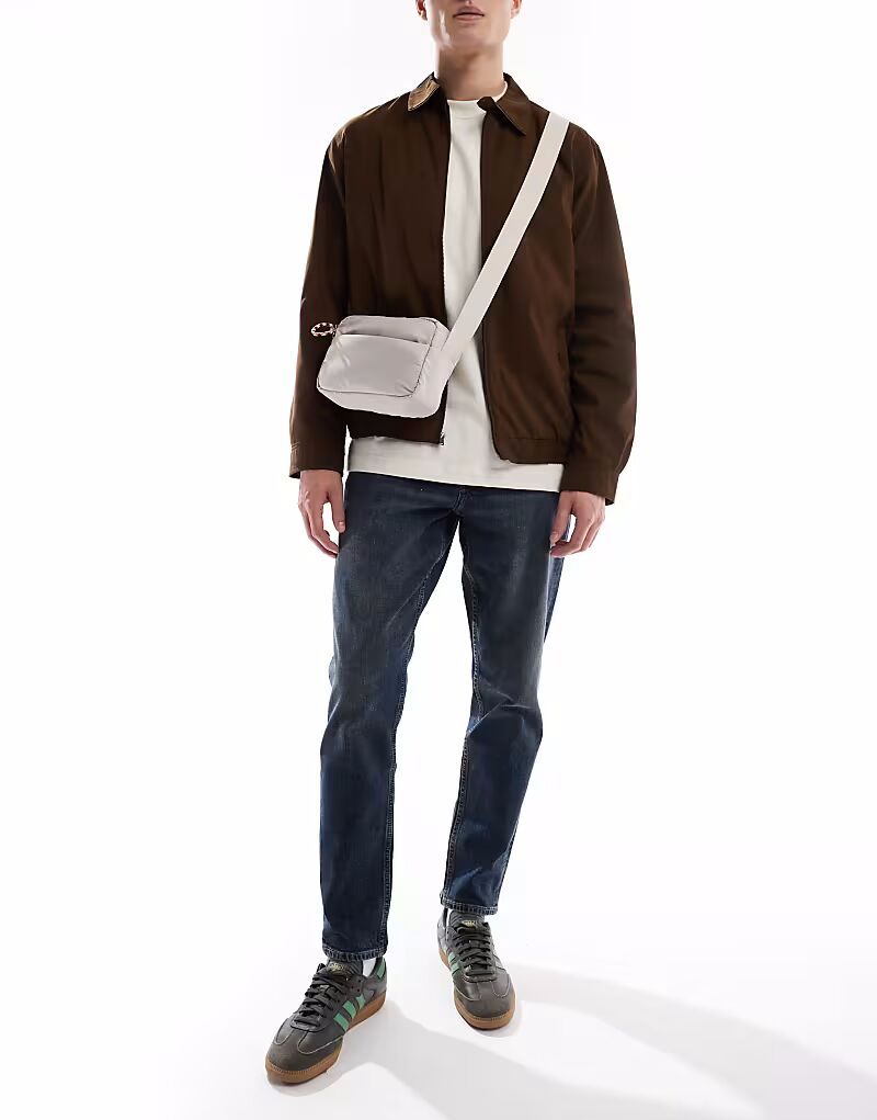 Зауженные джинсы ASOS DESIGN эластичного кроя с оттенком темно-синего цвета
Зауженные джинсы ASOS DESIGN эластичного кроя с оттенком темно-синего цвета