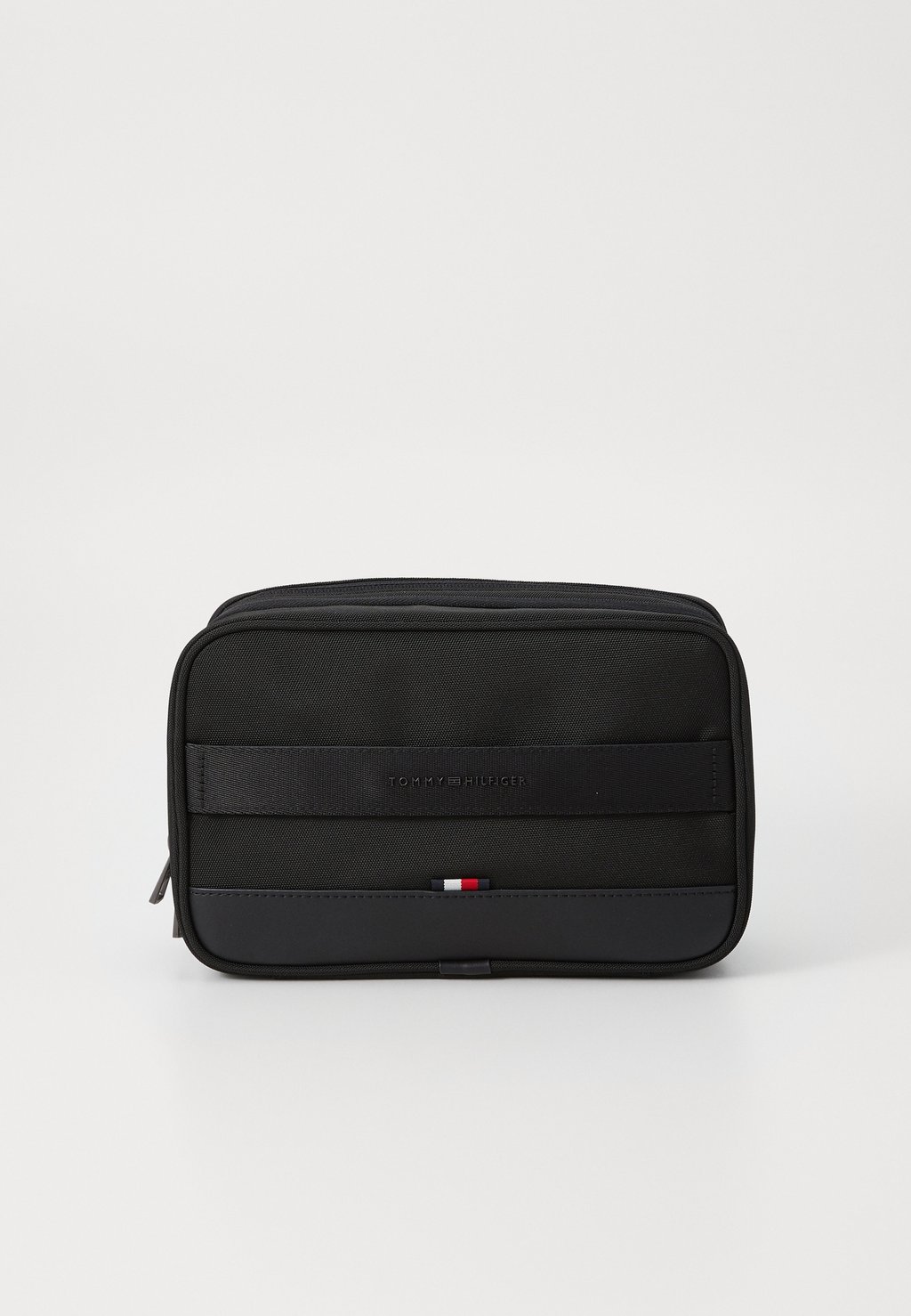 Косметичка TRAVEL WASHBAG Tommy Hilfiger, черный
Косметичка TRAVEL WASHBAG Tommy Hilfiger, черный