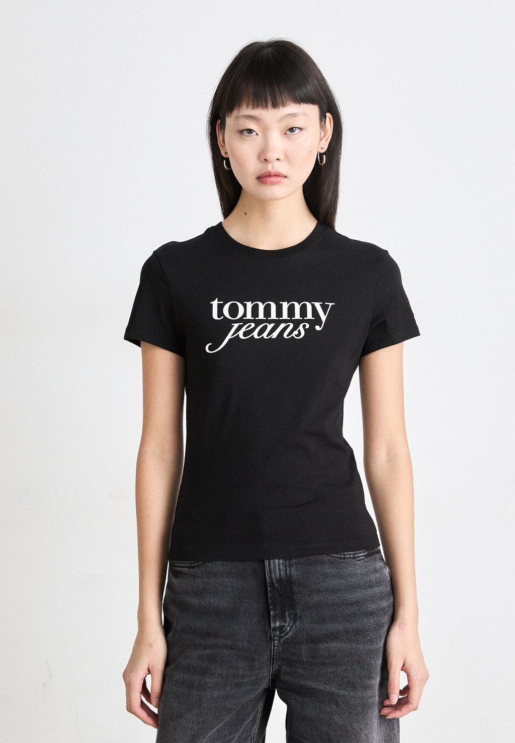 Футболка с принтом ESSENTIAL LOGO TEE Tommy Jeans, черный
Футболка с принтом ESSENTIAL LOGO TEE Tommy Jeans, черный