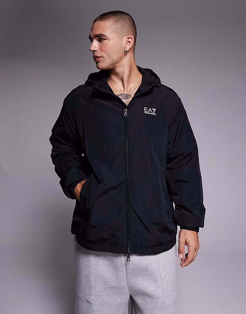 Куртка Armani из нейлона с капюшоном черного цвета Ea7
Куртка Armani из нейлона с капюшоном черного цвета Ea7