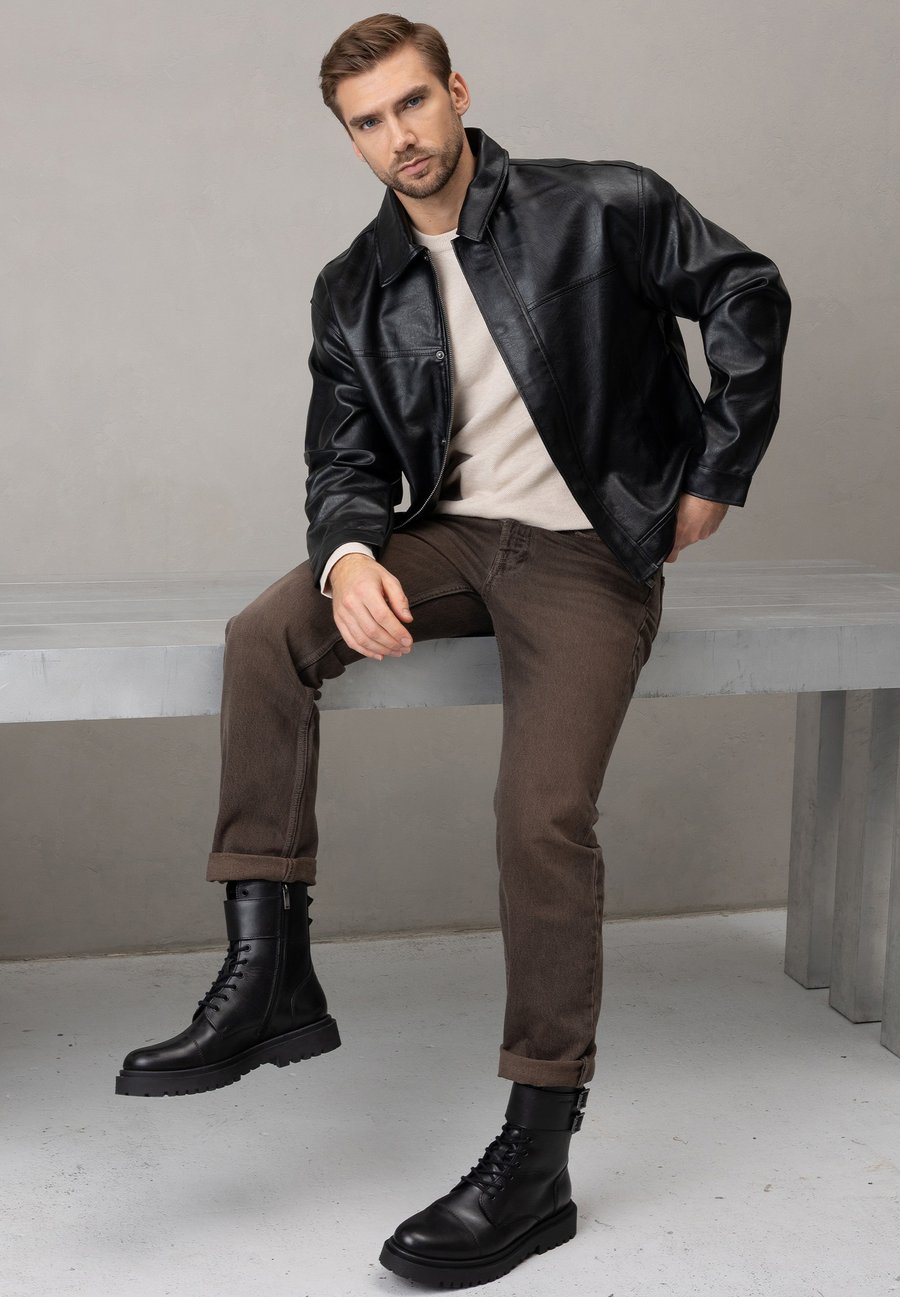 Ботинки Wojas Cowboy/biker ankle boot, Black
Ботинки Wojas Cowboy/biker ankle boot, Black