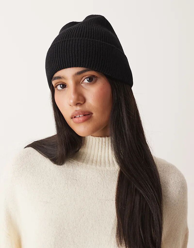 Вязаная шапка-бини из тонкой шерсти ASOS DESIGN черного цвета
Вязаная шапка-бини из тонкой шерсти ASOS DESIGN черного цвета