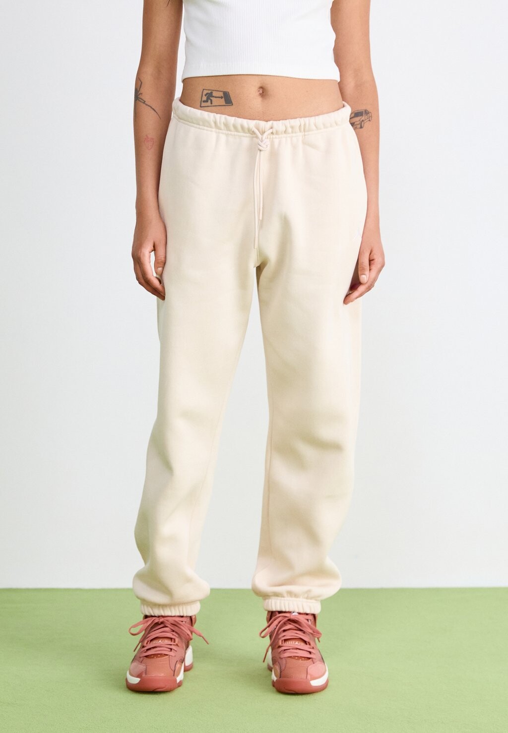 Спортивные штаны PANT Jordan, бежевый
Спортивные штаны PANT Jordan, бежевый