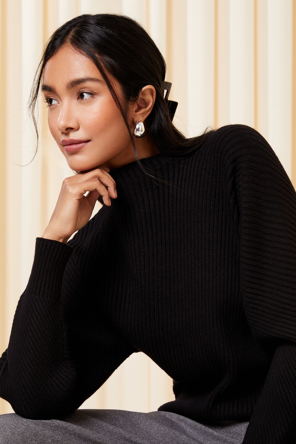 Мягкий свитер в рубчик с рукавами «летучая мышь» Friends Like These, черный
Мягкий свитер в рубчик с рукавами «летучая мышь» Friends Like These, черный