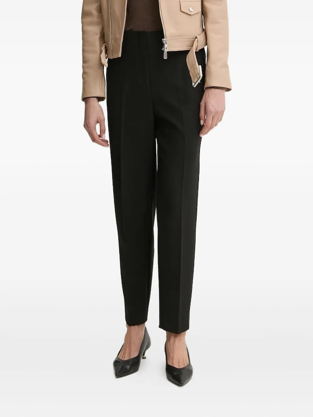 Брюки со складками спереди BOSS, черный
Брюки со складками спереди BOSS, черный