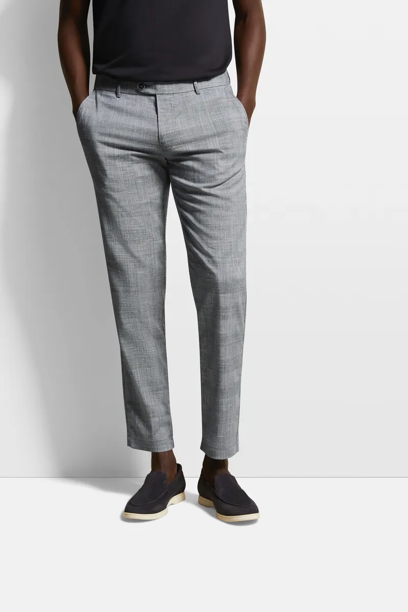 Брюки-чиносы Bugatti со шлевками для ремня, цвет морской волны
Брюки-чиносы Bugatti со шлевками для ремня, цвет морской волны