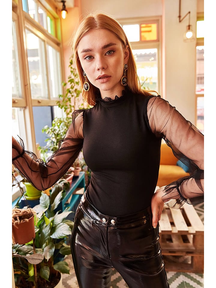 Olalook Черная блузка
Olalook Черная блузка