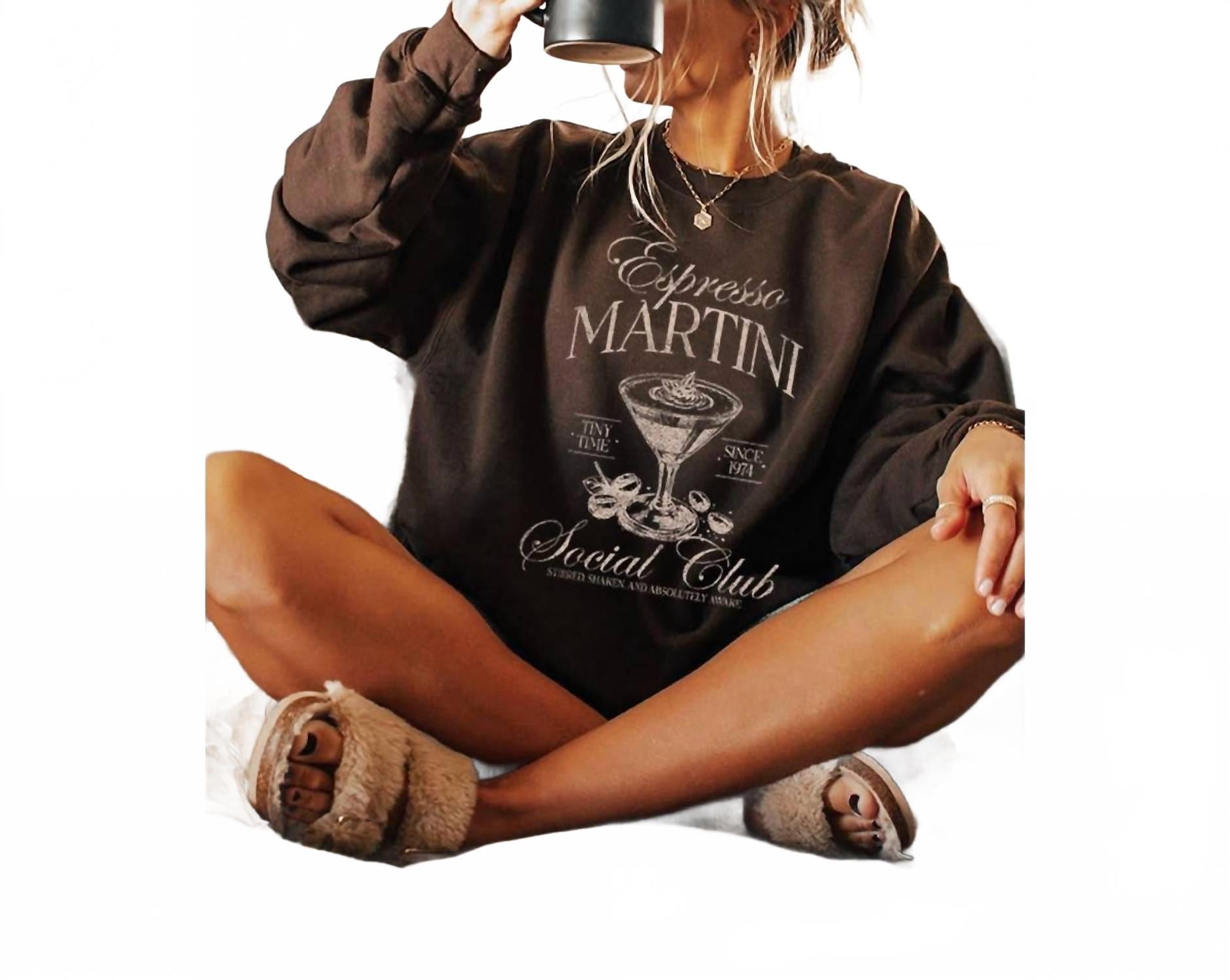 Женский свитшот Espresso Martini Social Club в коричневом цвете Illustrated Society
Женский свитшот Espresso Martini Social Club в коричневом цвете Illustrated Society