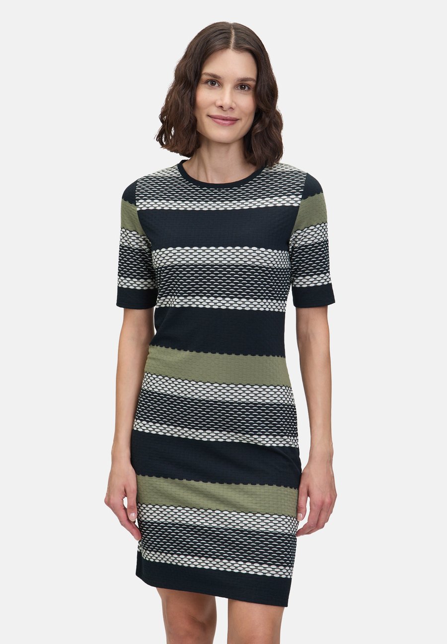 Платье Betty Barclay KURZARM, Dark Blue Green/Blue
Платье Betty Barclay KURZARM, Dark Blue Green/Blue