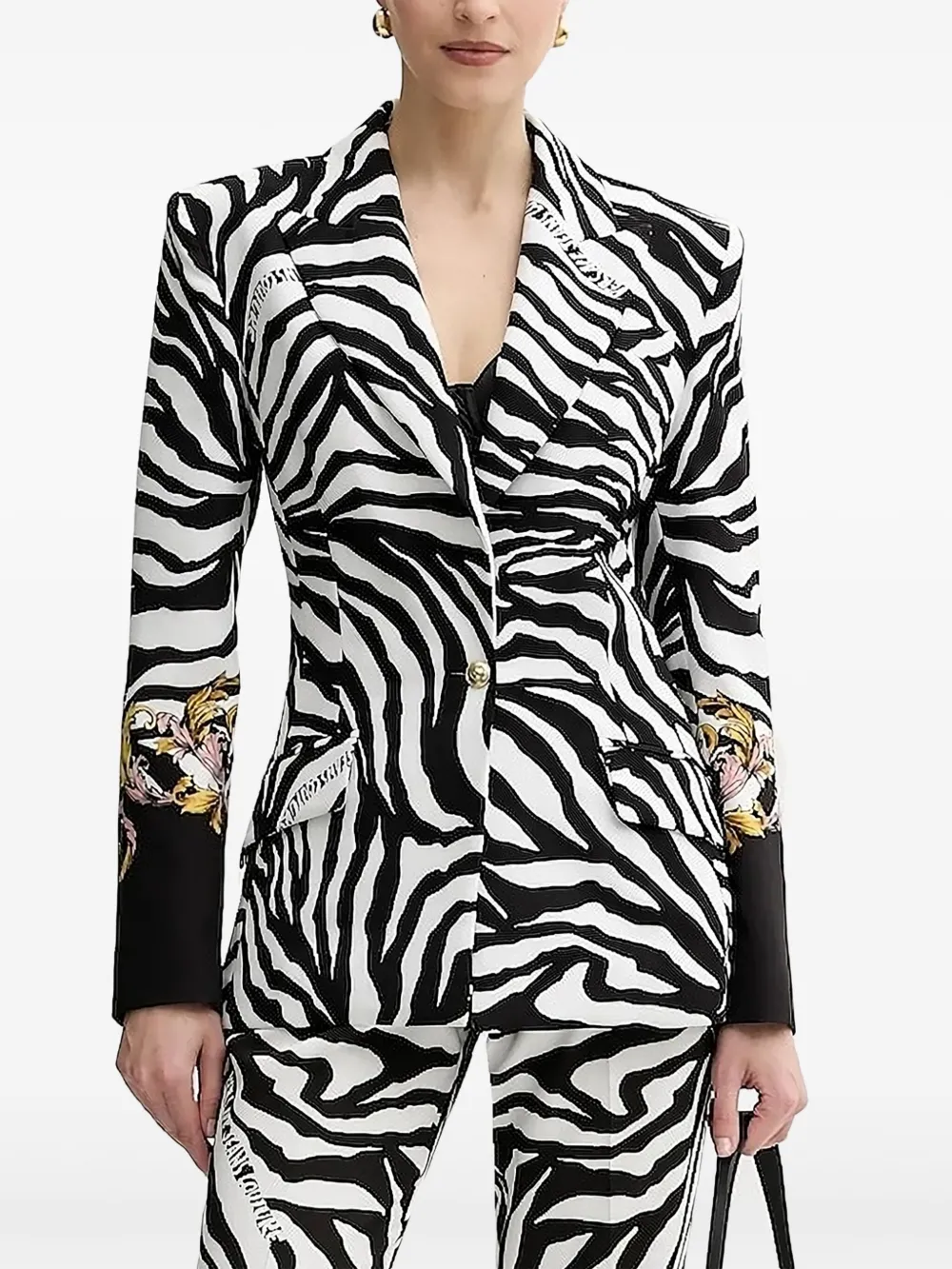 Блейзер с принтом «зебра» Versace Jeans Couture, черный
Блейзер с принтом «зебра» Versace Jeans Couture, черный