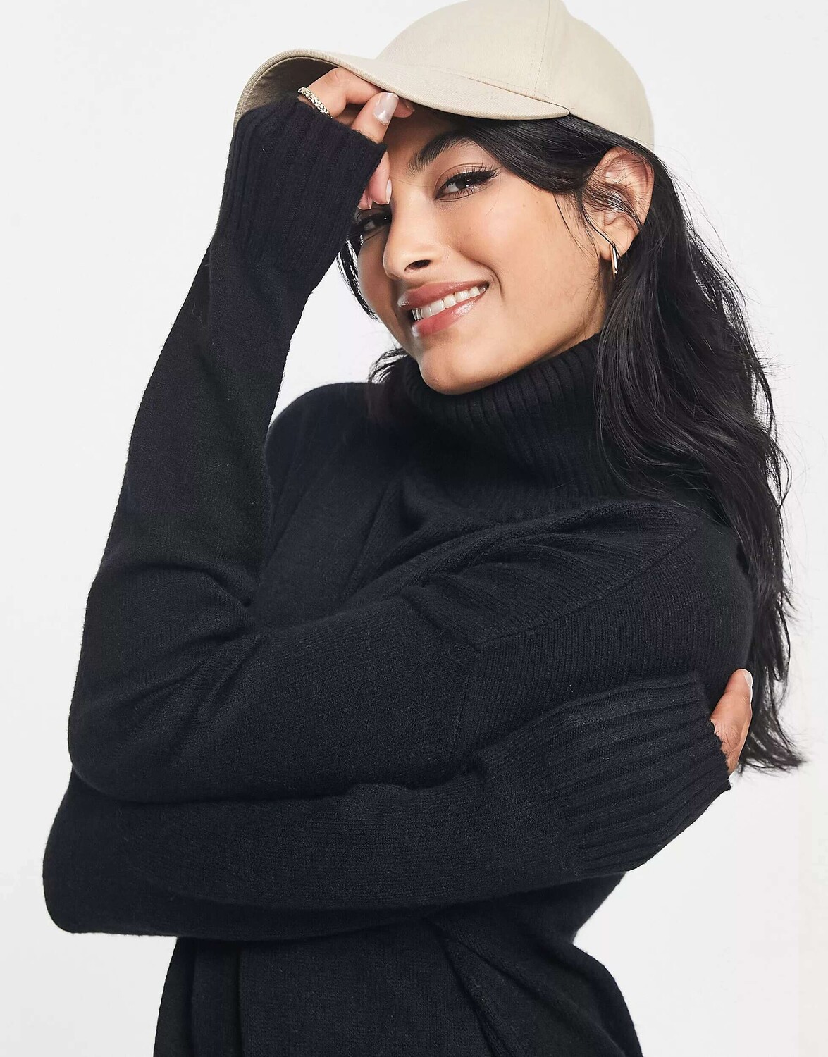 Черное трикотажное платье макси с высоким воротником и разрезом по бокам Vila
Черное трикотажное платье макси с высоким воротником и разрезом по бокам Vila