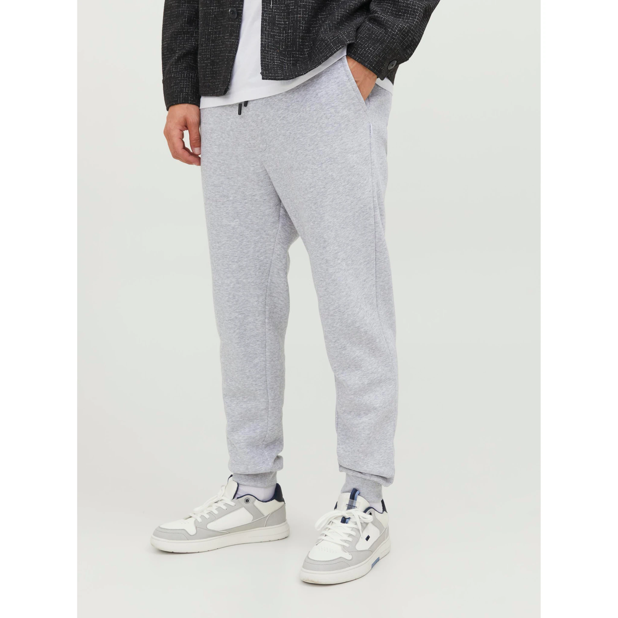 Спортивные брюки Jack & Jones "JPSTGORDON JJBRADLEY SWEAT PANT GMS NOOS", серый
Спортивные брюки Jack & Jones "JPSTGORDON JJBRADLEY SWEAT PANT GMS NOOS", серый