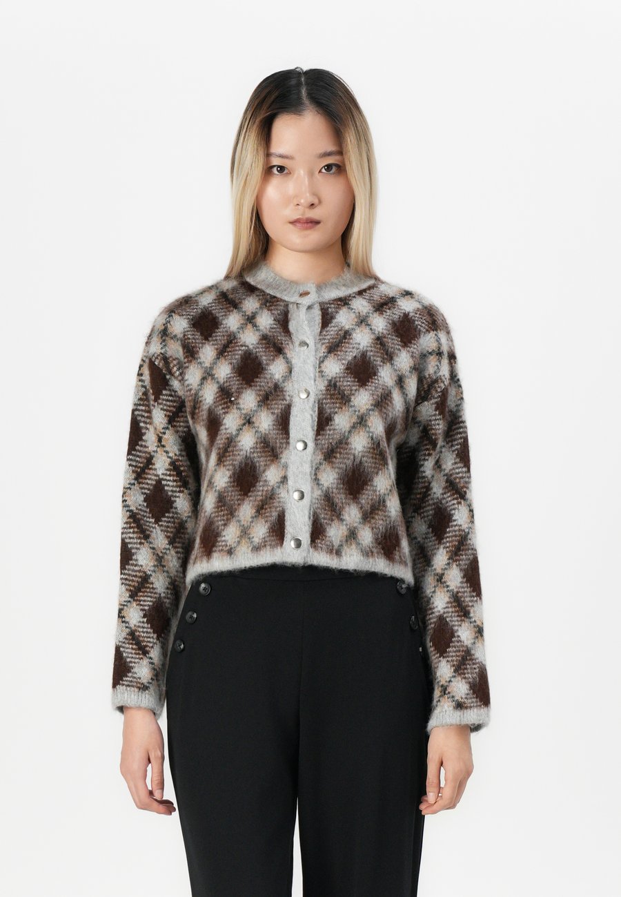 Кардиган ONLY ONLNAIA O NECK, Light Grey/Brown/Black/Iced Coffee/Black
Кардиган ONLY ONLNAIA O NECK, Light Grey/Brown/Black/Iced Coffee/Black