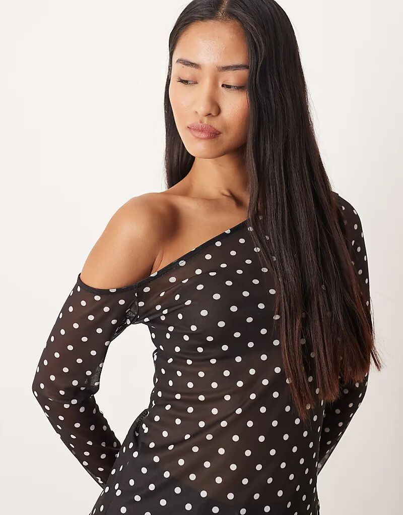 Асимметричный топ из прозрачной сетки с открытыми плечами ASOS DESIGN в черно-белый горошек
Асимметричный топ из прозрачной сетки с открытыми плечами ASOS DESIGN в черно-белый горошек