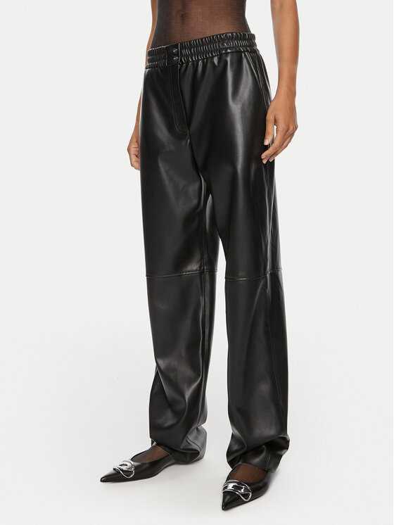 Брюки из искусственной кожи relaxed fit Halmara-1 50516876 Hugo, черный
Брюки из искусственной кожи relaxed fit Halmara-1 50516876 Hugo, черный