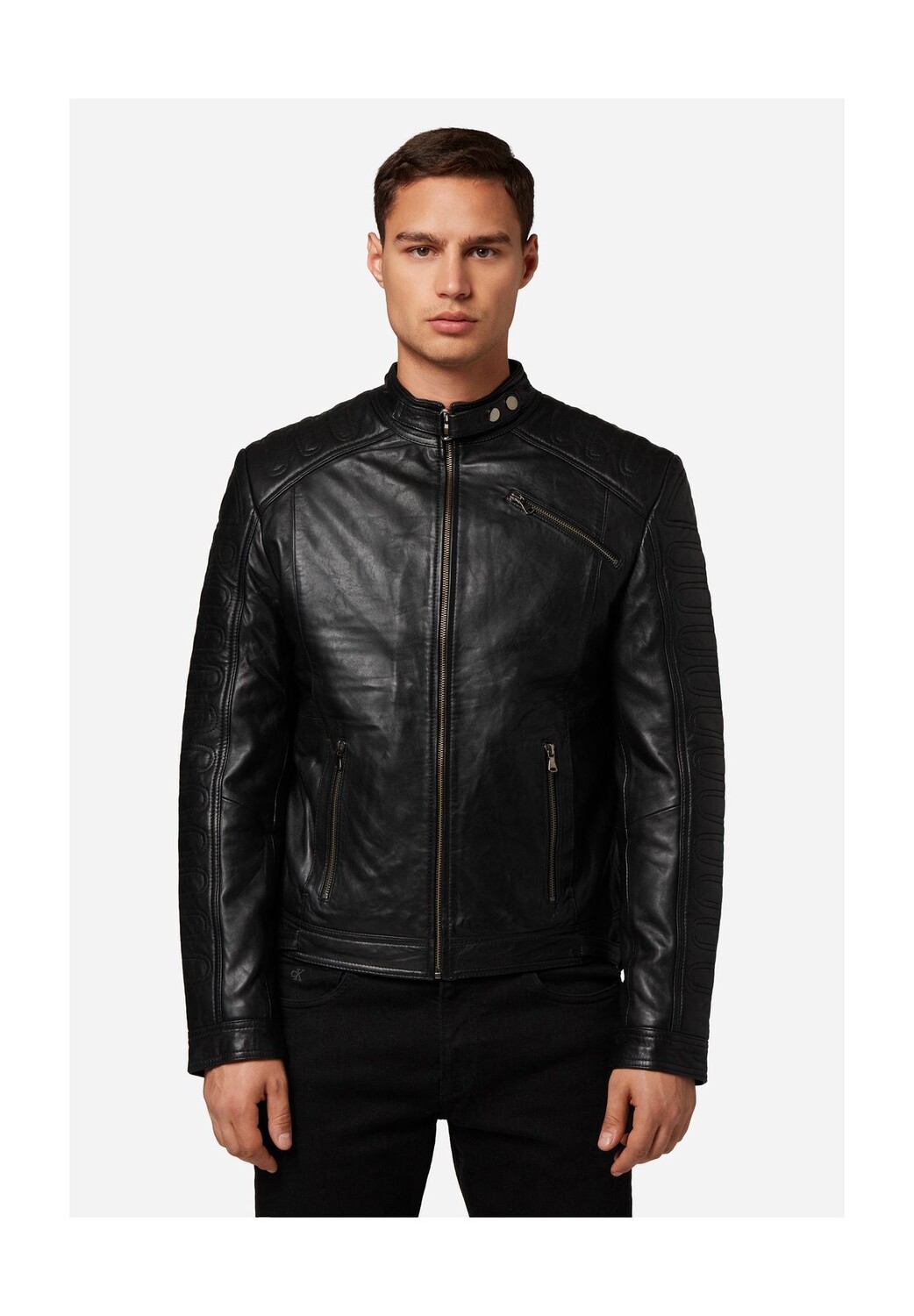 Кожаная мужская куртка 410 - косуха с застежкой-кнопкой на лямке RICANO, черный
Кожаная мужская куртка 410 - косуха с застежкой-кнопкой на лямке RICANO, черный