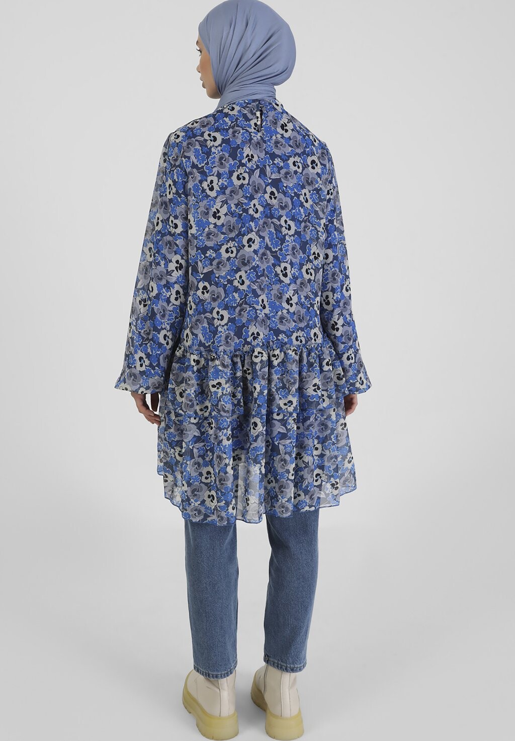 Туника SAXE-FLORAL-CREW NECK -BENIN Modanisa, темно-синий
Туника SAXE-FLORAL-CREW NECK -BENIN Modanisa, темно-синий