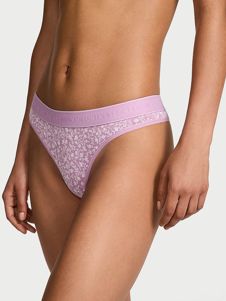 Хлопковые трусики-стринги с логотипом Cotton, cotton light lilac scattered floral
Хлопковые трусики-стринги с логотипом Cotton, cotton light lilac scattered floral