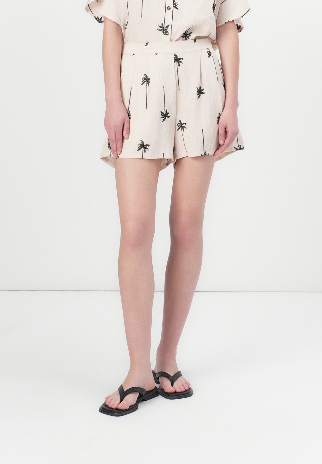 Шорты NMPALMA Noisy May, кремовый
Шорты NMPALMA Noisy May, кремовый