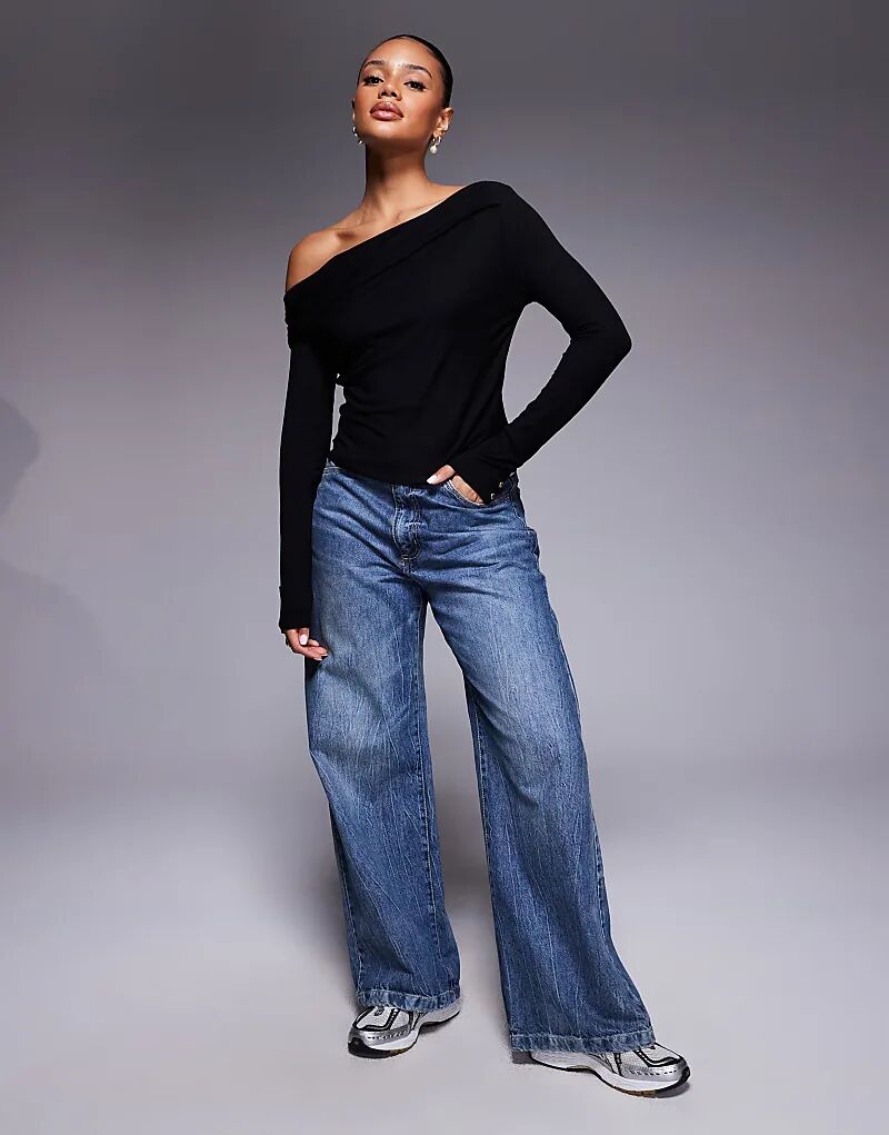 Топ Juliana с открытыми плечами от Barbour International черного цвета
Топ Juliana с открытыми плечами от Barbour International черного цвета