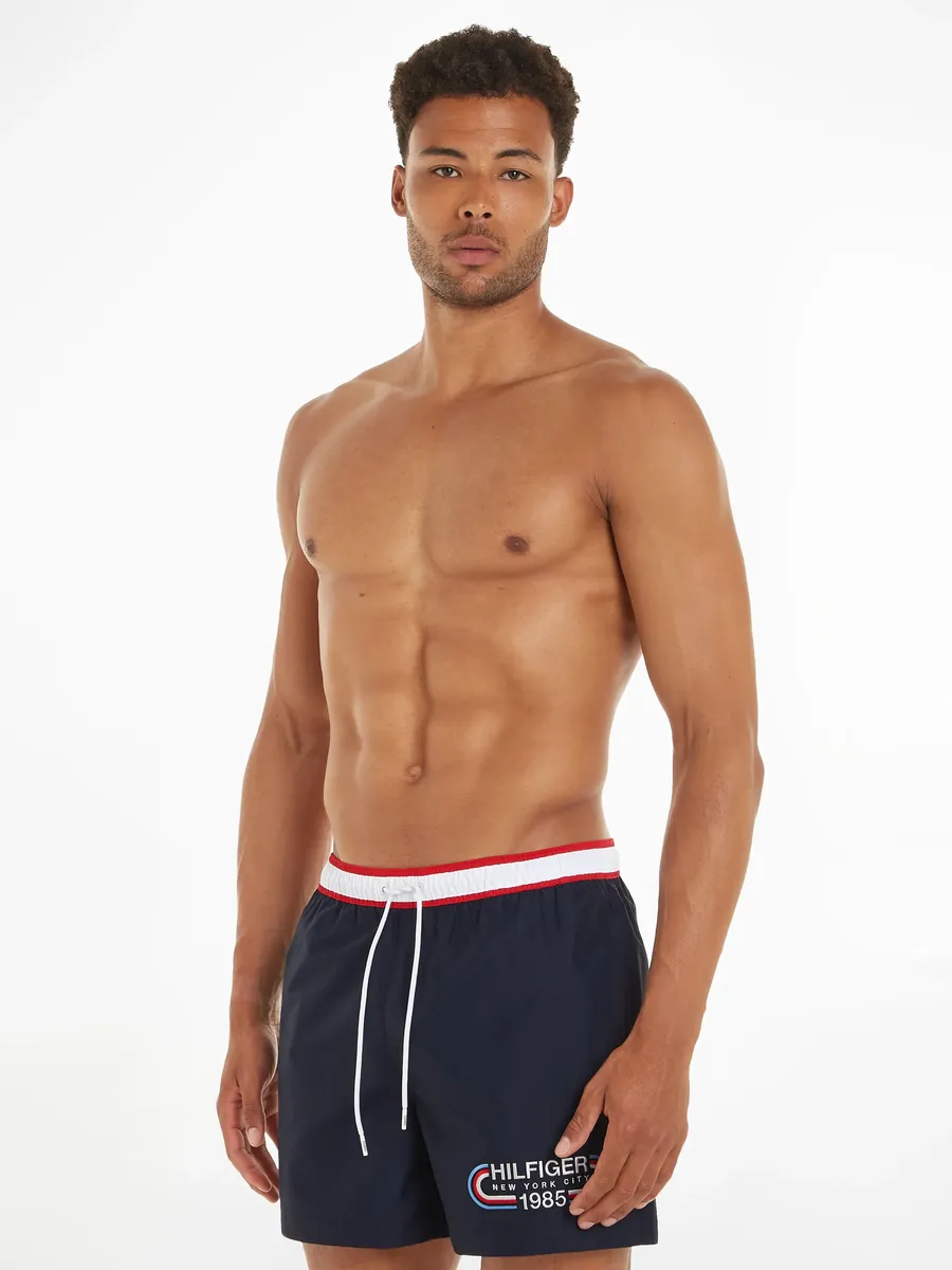 Купальные шорты Tommy Hilfiger Swimwear "СРЕДНЯЯ КУЛИЦА", с контрастным поясом, цвет Desert Sky
Купальные шорты Tommy Hilfiger Swimwear "СРЕДНЯЯ КУЛИЦА", с контрастным поясом, цвет Desert Sky