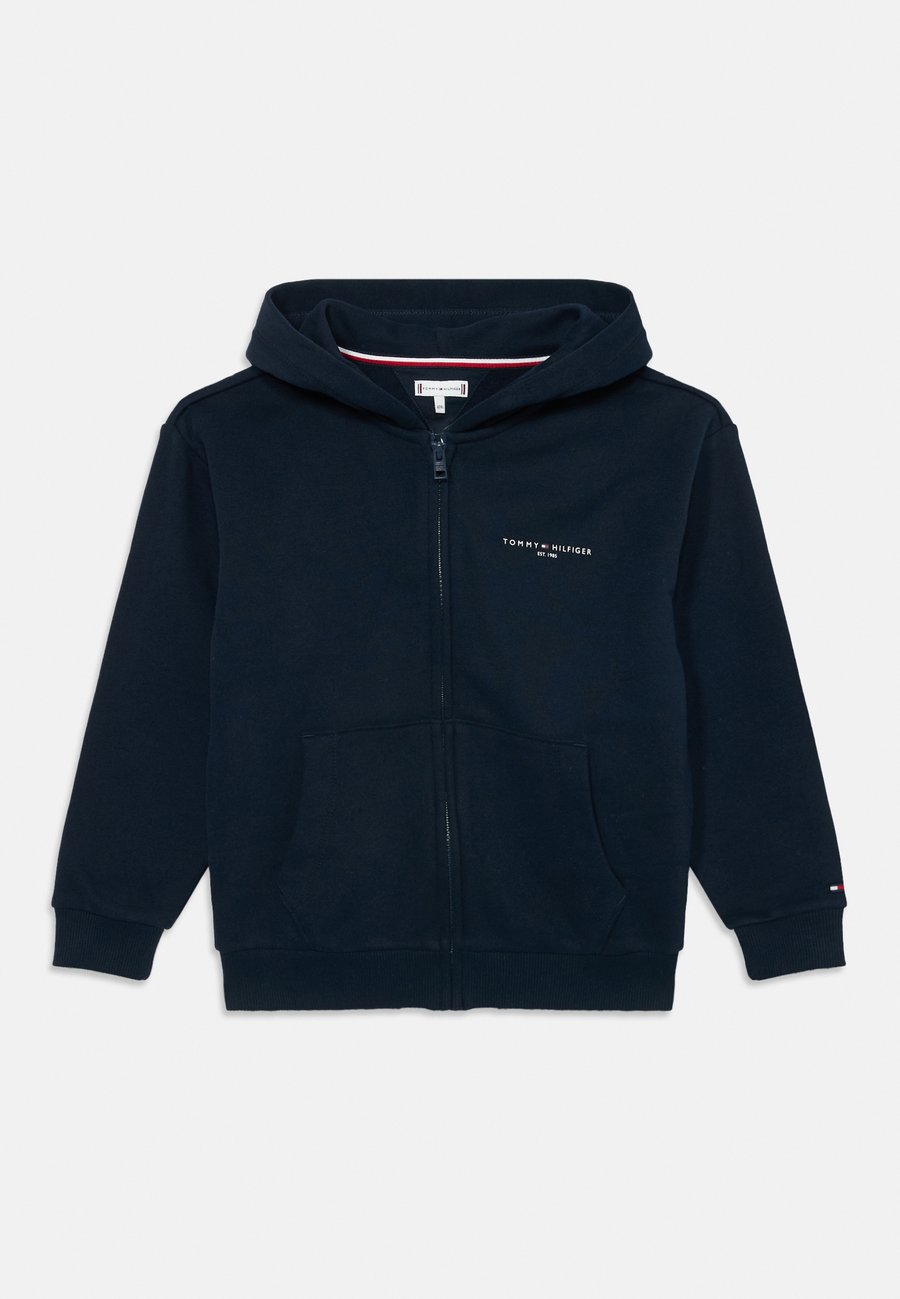 Худи Tommy Hilfiger MINI ZIP THROUGH HOODIE UNISEX, Dark Night Navy/Dark Blue
Худи Tommy Hilfiger MINI ZIP THROUGH HOODIE UNISEX, Dark Night Navy/Dark Blue