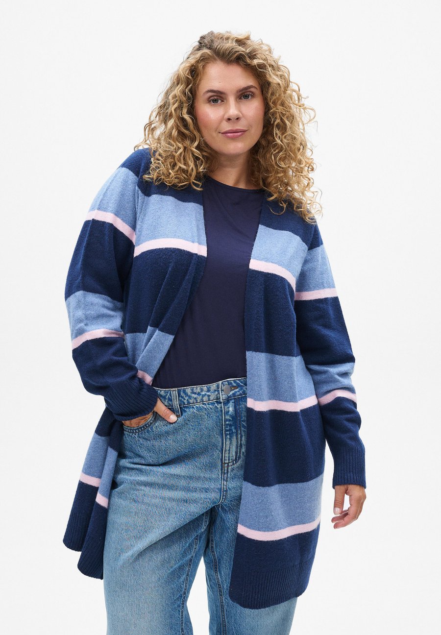Кардиган Zizzi MIT BREITEN STREIFEN, Peacoat Comb/Blue
Кардиган Zizzi MIT BREITEN STREIFEN, Peacoat Comb/Blue