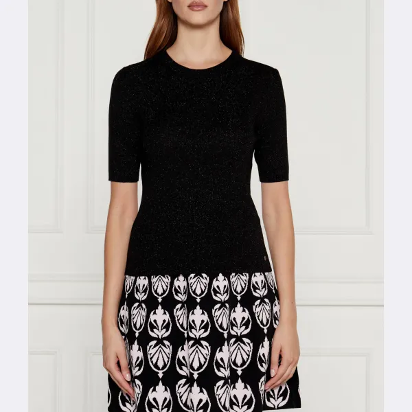 Шерстяной свитер узкого кроя Marc Cain, черный
Шерстяной свитер узкого кроя Marc Cain, черный