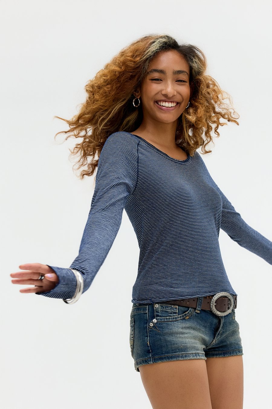 Футболка BDG Urban Outfitters JAKE STRIPED, Navy/Blue
Футболка BDG Urban Outfitters JAKE STRIPED, Navy/Blue