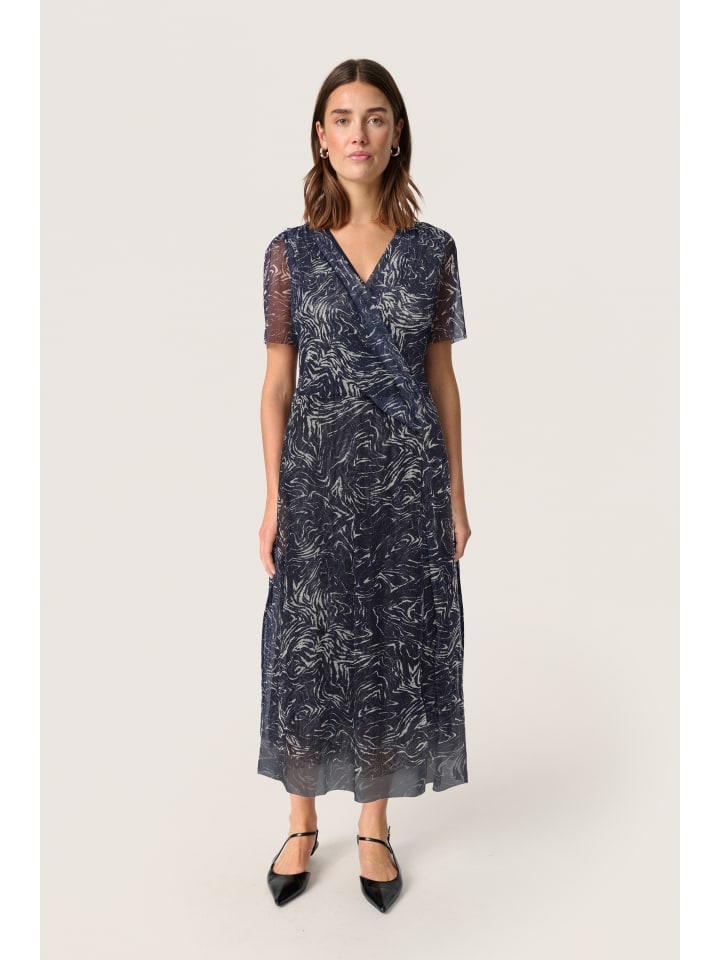 Платье до колена Soaked in Luxury
Платье до колена Soaked in Luxury