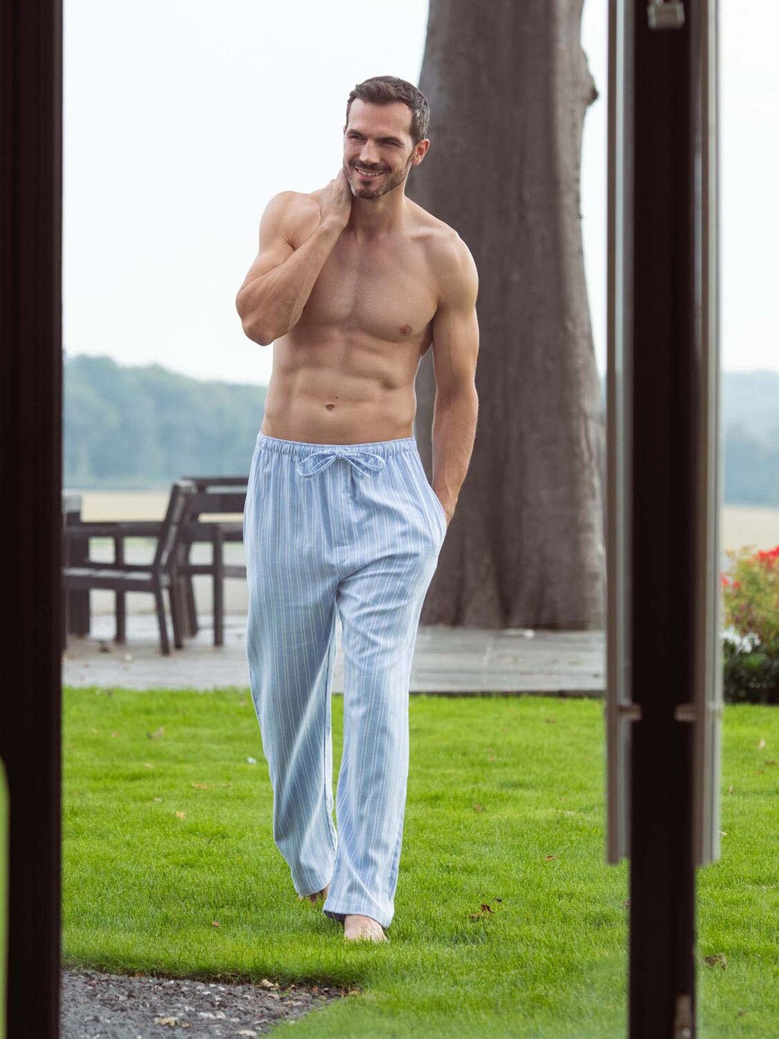 Пижамные брюки из хлопка с начесом в полоску Westwood British Boxers, светло-синий
Пижамные брюки из хлопка с начесом в полоску Westwood British Boxers, светло-синий