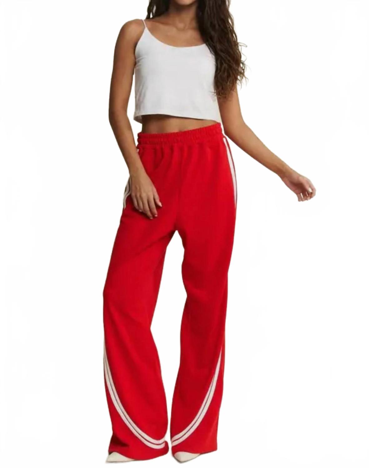 Широкие брюки с однотонными полосками по бокам красного цвета Jade By Jane, красный
Широкие брюки с однотонными полосками по бокам красного цвета Jade By Jane, красный