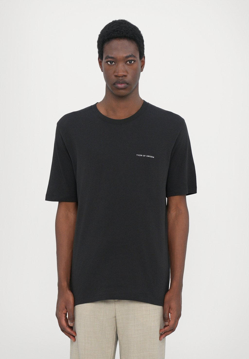 Базовая футболка PRO Tiger of Sweden, темно-синий
Базовая футболка PRO Tiger of Sweden, темно-синий