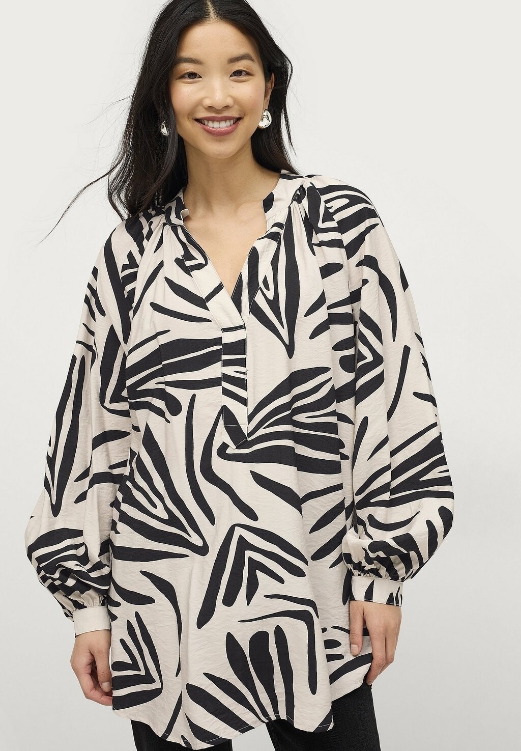 Туника Ellos Collection, цвет schwarz-weiß gemustert
Туника Ellos Collection, цвет schwarz-weiß gemustert