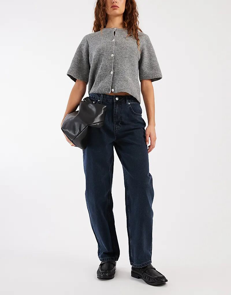 Джинсы-бочонки ASOS DESIGN узкие, сине-черного цвета
Джинсы-бочонки ASOS DESIGN узкие, сине-черного цвета