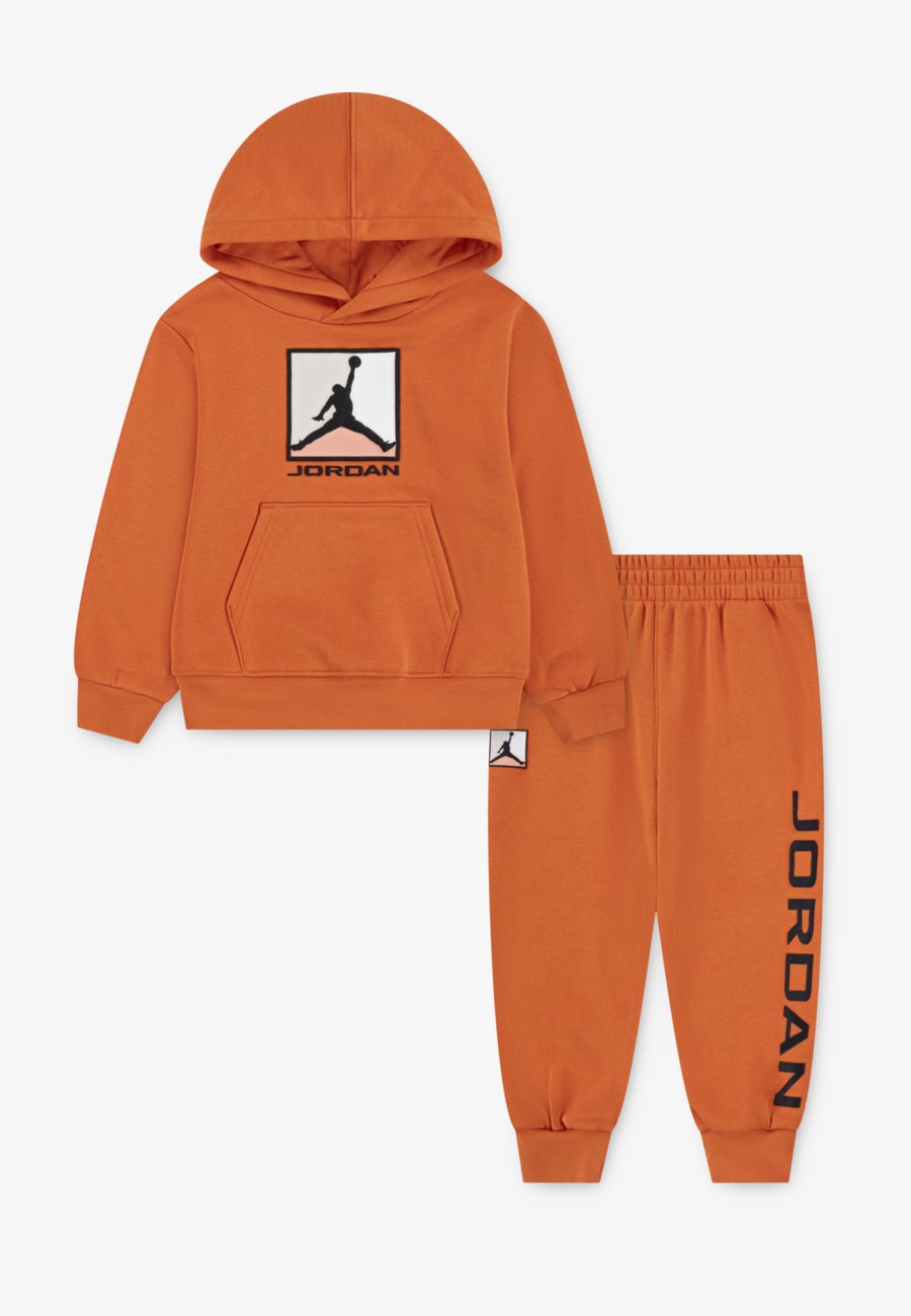 Толстовка Jordan BASELINE SET UNISEX, Starfish/Orange
Толстовка Jordan BASELINE SET UNISEX, Starfish/Orange